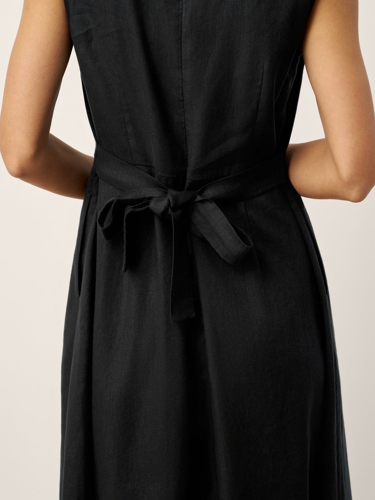 Linen-Lyocell V-Neck Sleeveless Midi Dress WILLOW