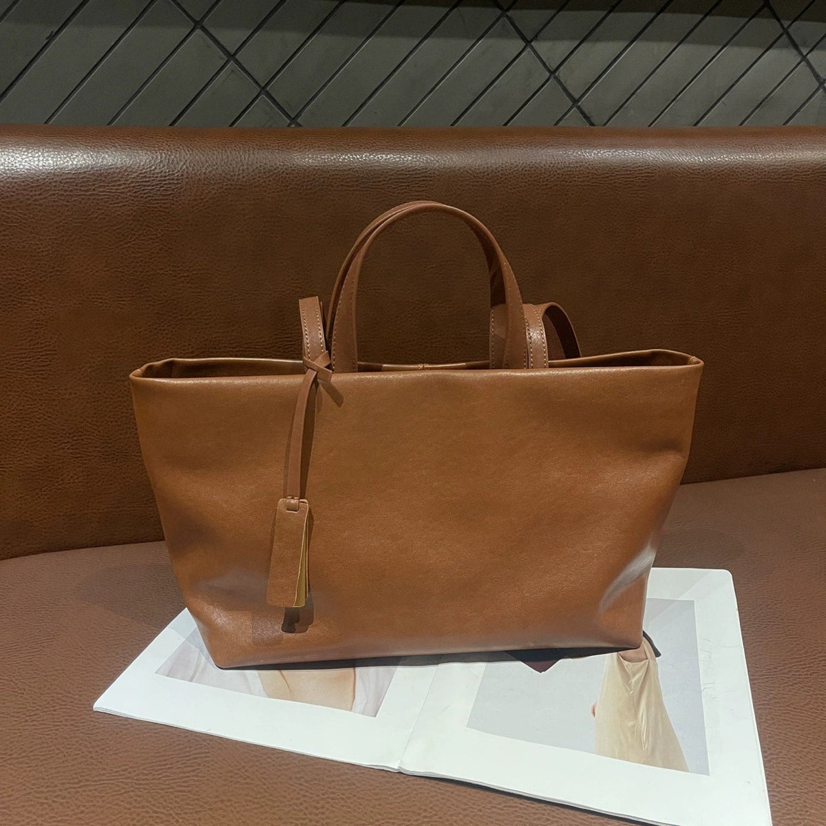 New Genuine Leather Women's Bag, Underarm Single-shoulder Cross-border First-layer Cowhide Tote, Niche Crossbody, Vintage Soft Leather, Large Capacity