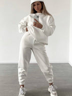 Women's Crewneck Sweatshirt & Jogger Pants Two-Piece Set – Loose Fit